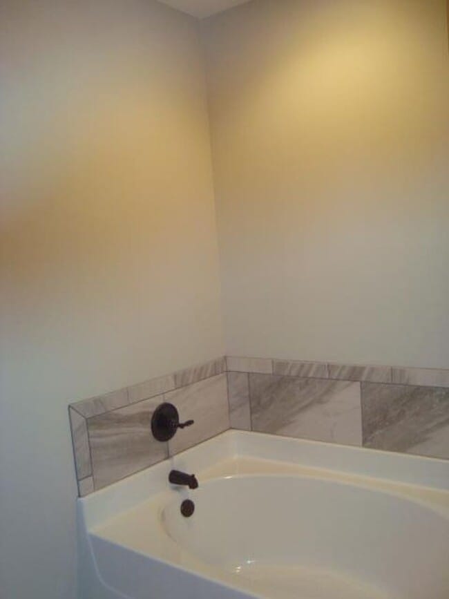 Building Photo - Home in Phenix City available to rent 10/2...