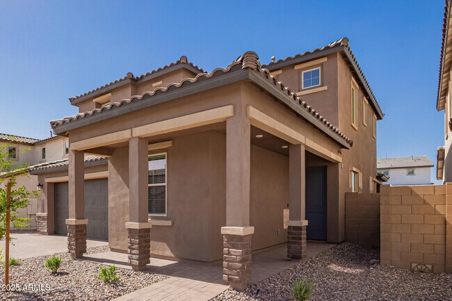 Building Photo - 21424 E Sparrow Dr