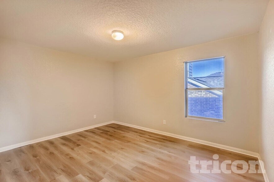 Building Photo - 8819 Olmstead Park