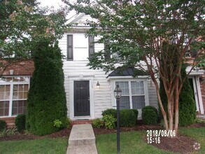 Building Photo - Eastern Henrico Townhome - 3 BR and 2 1/2 ...