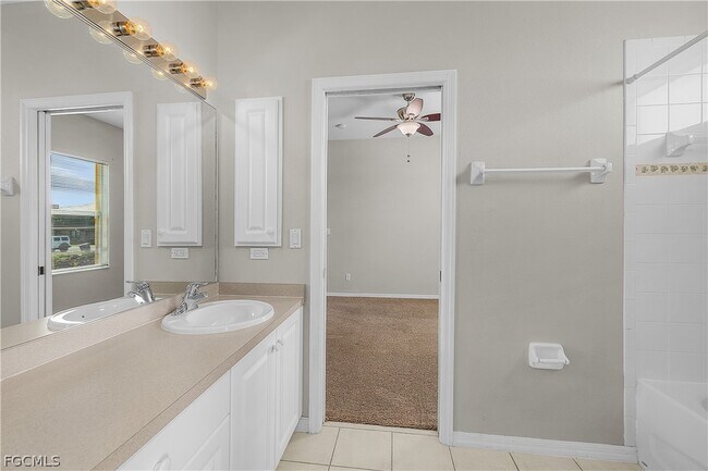 Building Photo - 2137 SW 11th Ct