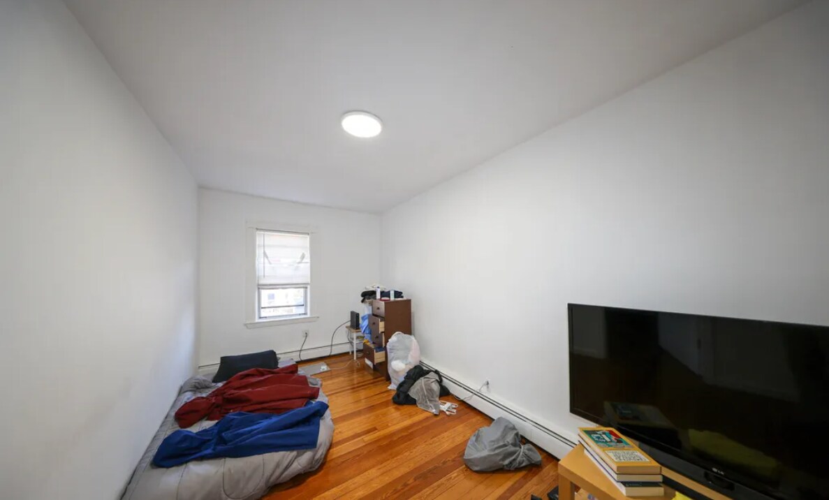 Building Photo - 17 Princeton St