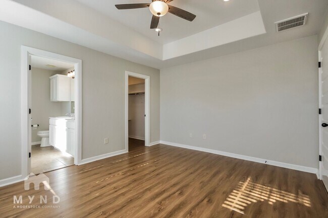 Building Photo - 430 Capri St