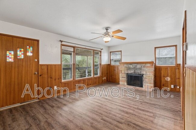 Building Photo - 1800 Tyrrel Ln