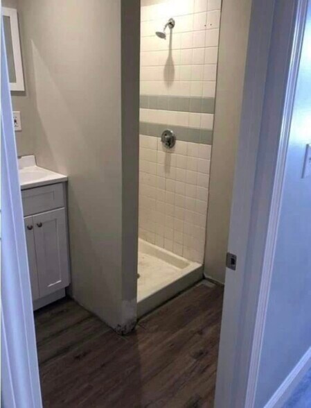 The picture does not show the entire room - 34 Armory St
