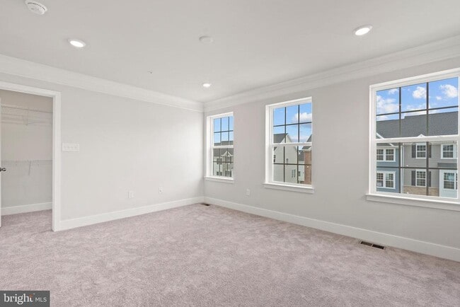 Building Photo - 7754 Meander Ct S