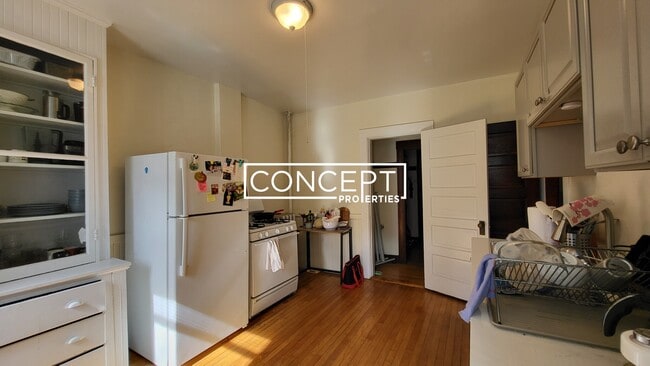 Building Photo - 12 Centre St