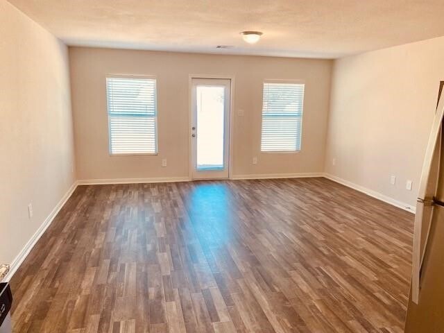 Building Photo - 154 Goldenrod