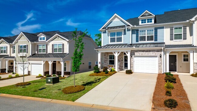 Building Photo - Beautiful Fully Furnished.