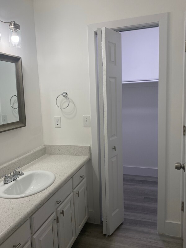 Building Photo - 10163 Guidy Ln