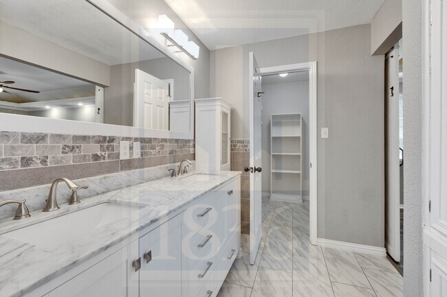 Building Photo - 11301 Taterwood Dr