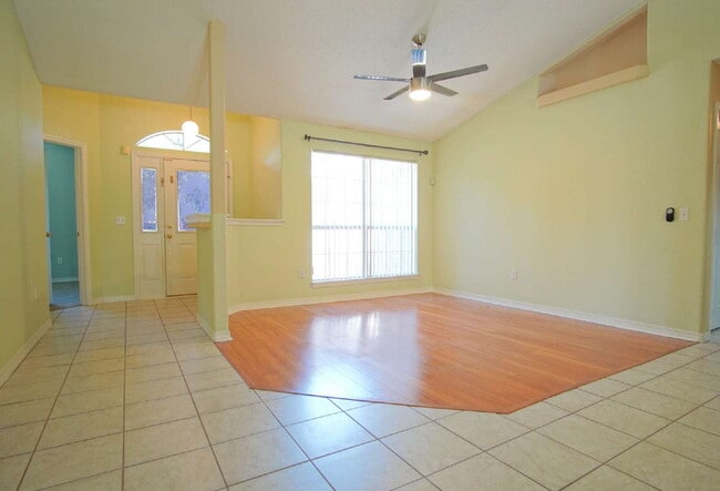 Building Photo - Milton Oak Meadows Home – Spacious 4 Bedro...