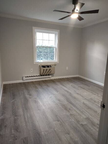 Building Photo - 54 E Maple St