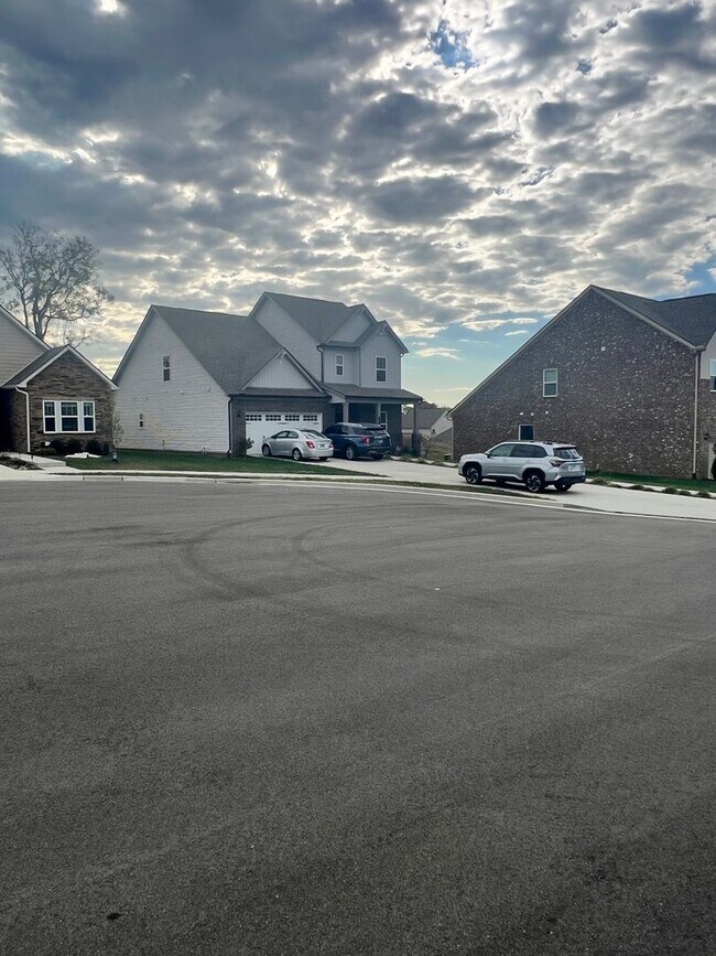 Building Photo - 312 Traywick Pl