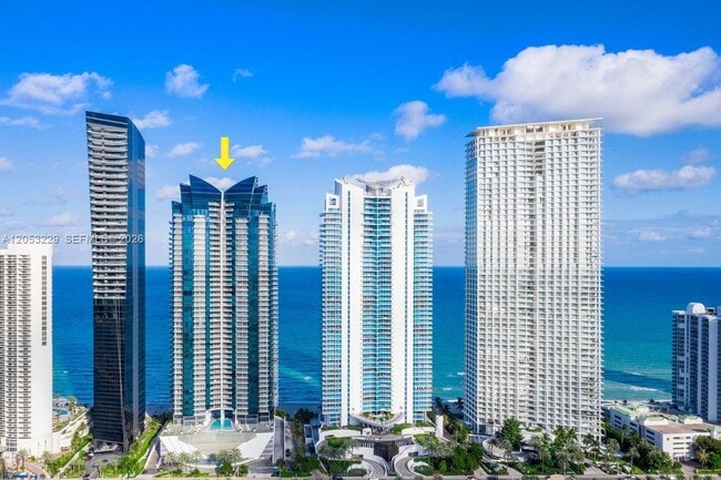 Building Photo - 17121 Collins Ave
