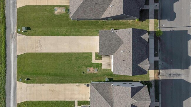 Building Photo - 6313 Town Ln