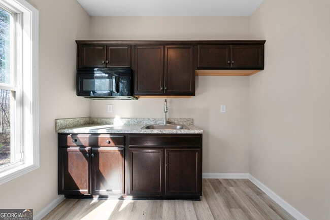 Building Photo - 147 Jackson Farms Dr