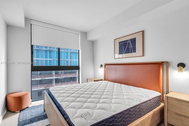 Building Photo - 11 NE 6th St