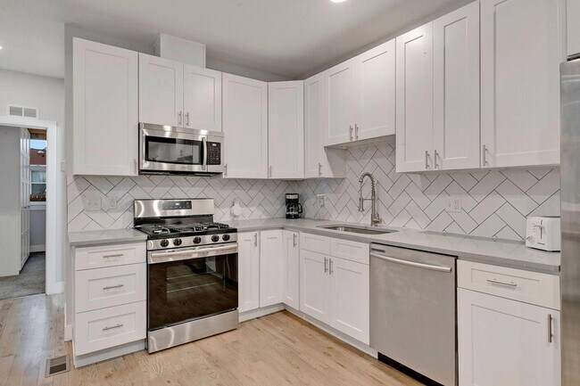 Building Photo - 3022 California St