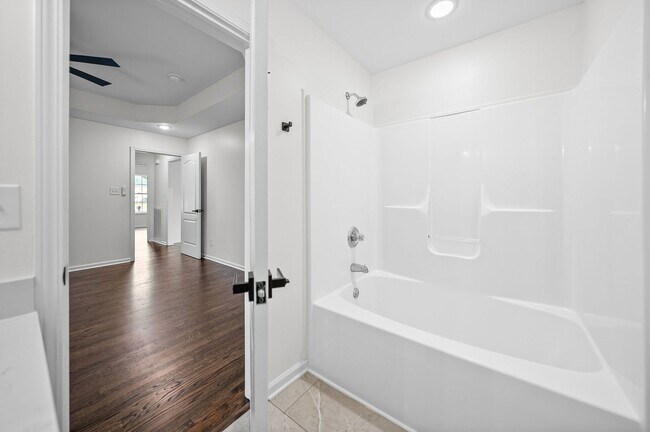 Building Photo - 270 Harold Dr