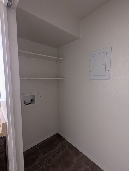 Building Photo - 1477 E 27th Ave