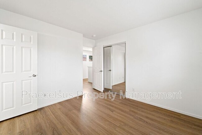 Building Photo - 8265 Gold Coast Dr