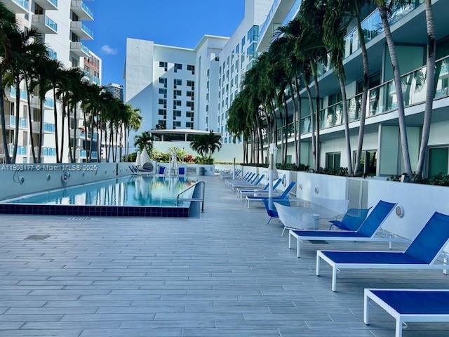 Building Photo - 1600 SW 1st Ave