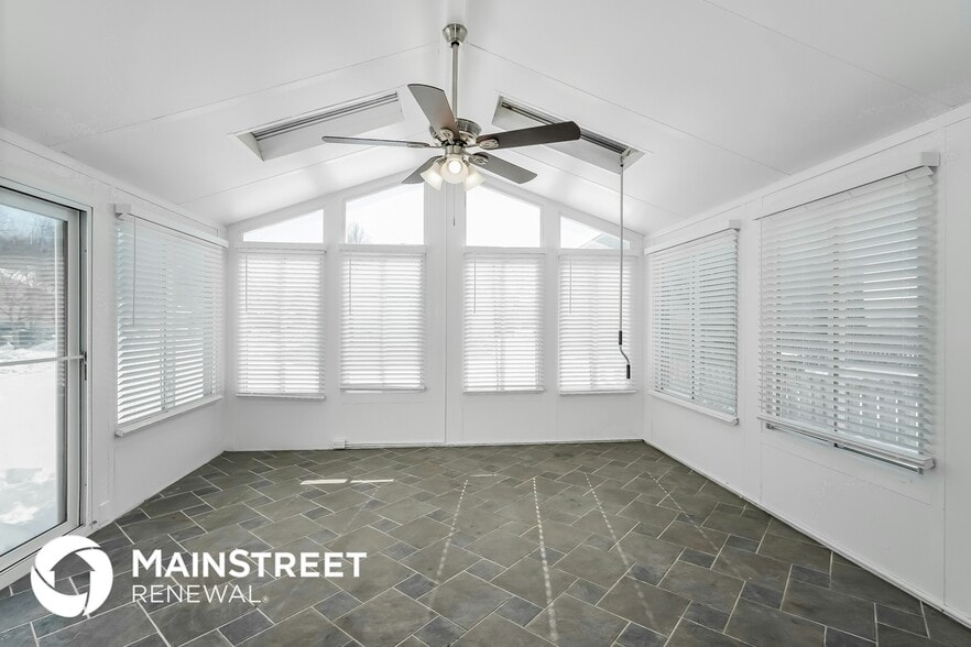 Building Photo - 5739 Stonepath Dr