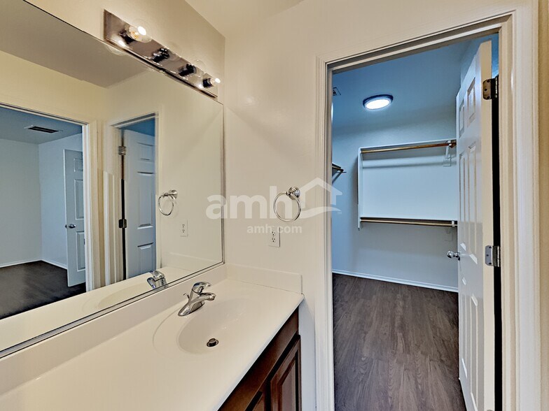 Building Photo - 34720 N Happy Jack Dr