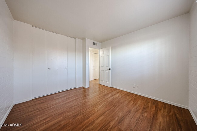 Building Photo - 2226 W Heatherbrae Dr