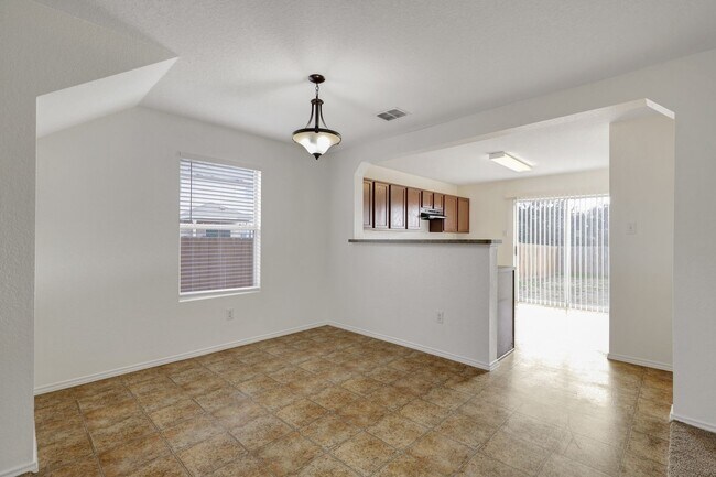 Building Photo - Monticello Ranch-Available Now-3Bd/3Ba