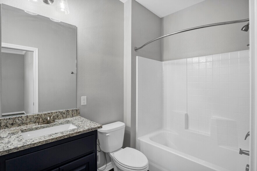 Building Photo - 16111 Pawnee Dr