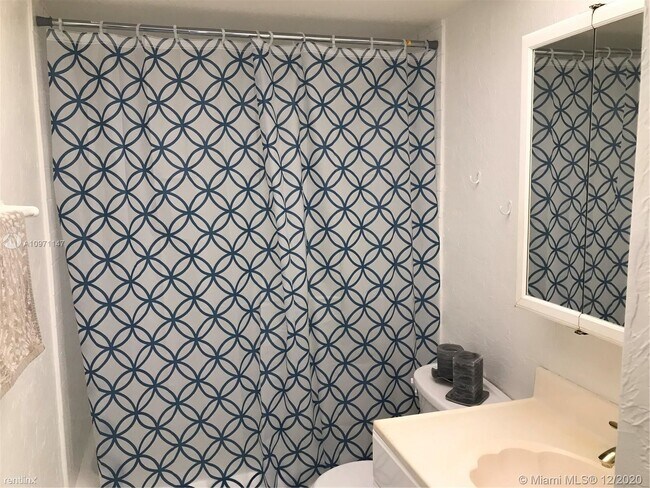 Building Photo - 2 br, 1 bath Condo - 381 N State Road 7 # 441