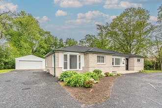 Building Photo - 1055 N Bluebonnet Ln