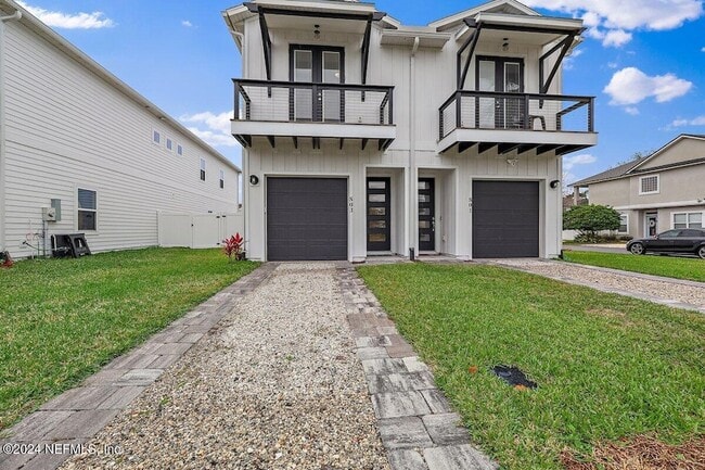 Building Photo - 803 7th Ave S