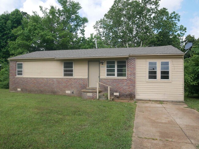 Primary Photo - 5057 Gill Rd