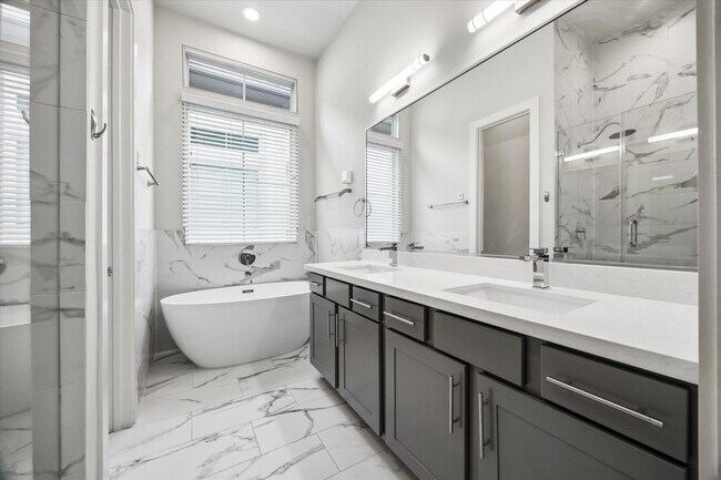 Building Photo - 5209 Allen St