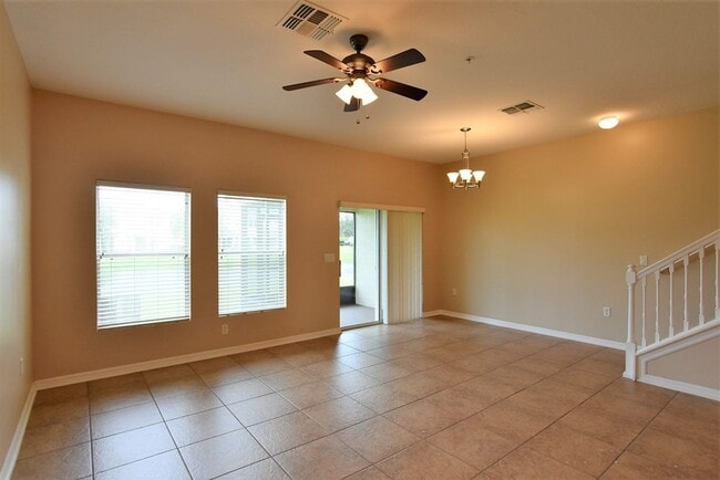 Building Photo - OVIEDO 3br 2.5ba townhome in Arborview Par...
