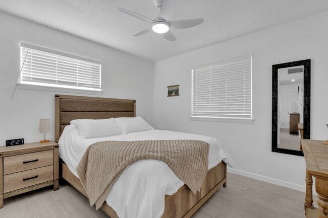 Building Photo - 9805 Sugarberry Dr