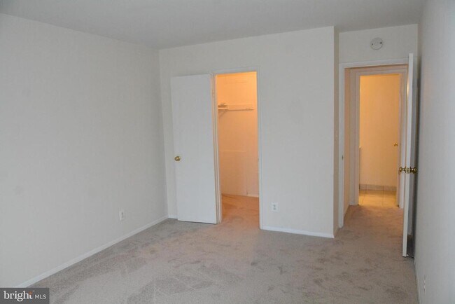Building Photo - 10850 Green Mountain Cir