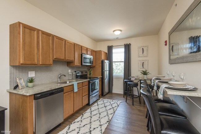 Building Photo - 3836 Spring Garden St