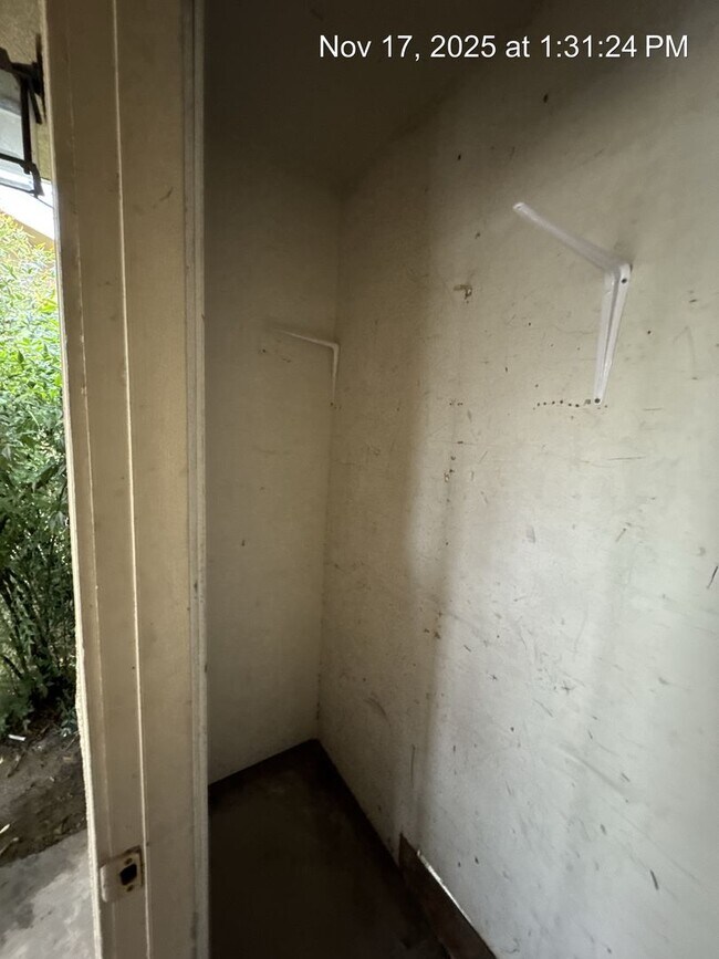 Building Photo - 2968