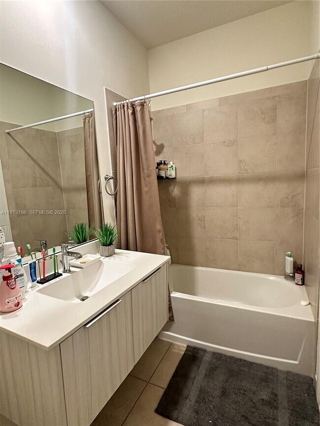 Building Photo - 7925 NW 104th Ave