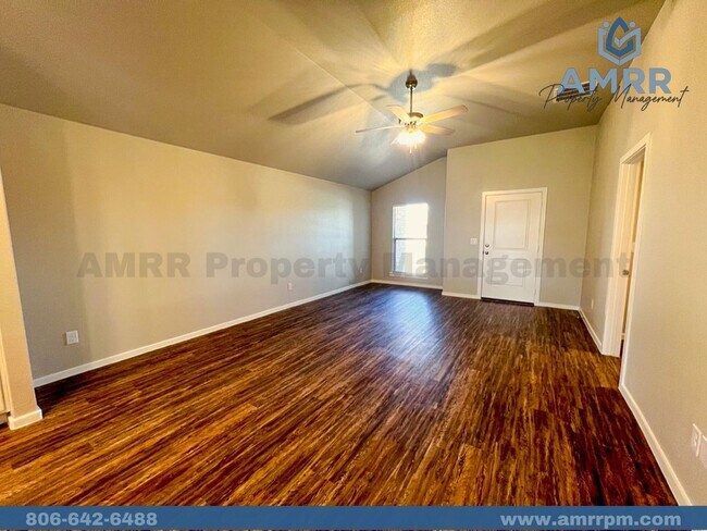 Building Photo - 3 Bedroom Home Available For Spring Pre-Lease