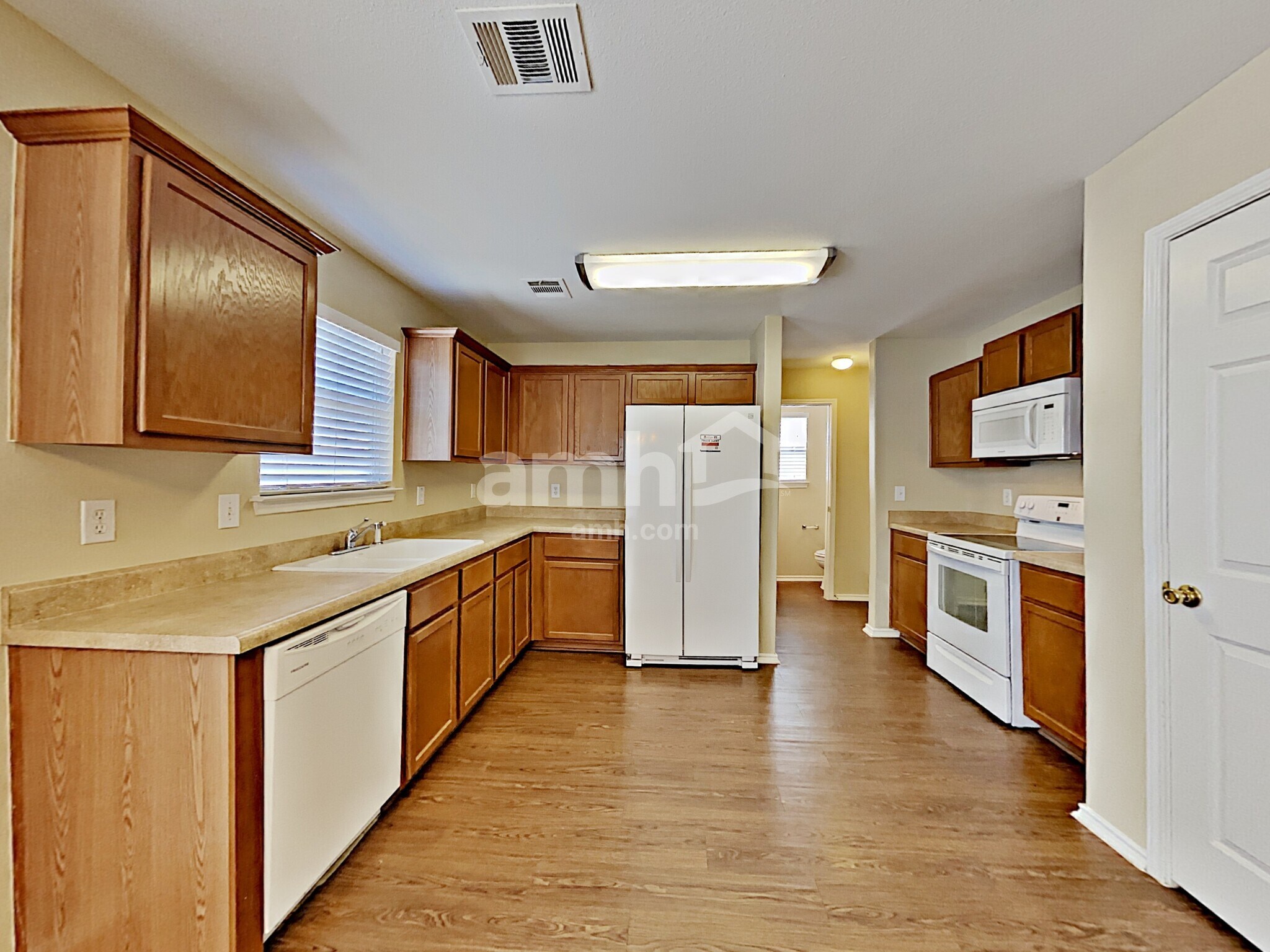 Building Photo - 10002 Cactus Vly