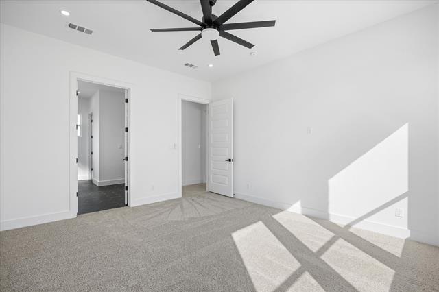 Building Photo - 2057 Glenhollow Dr
