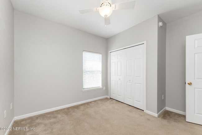 Building Photo - 8226 Green Parrot Rd