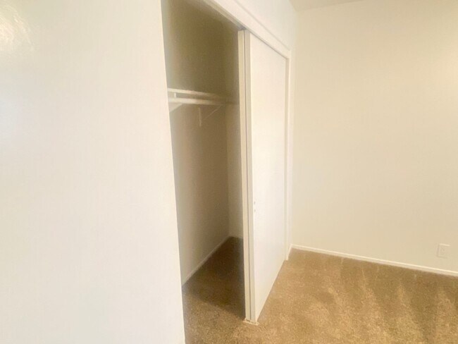 Building Photo - 25250