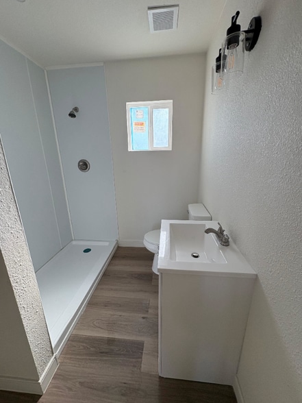 Building Photo - 4016 Tompkins Rd