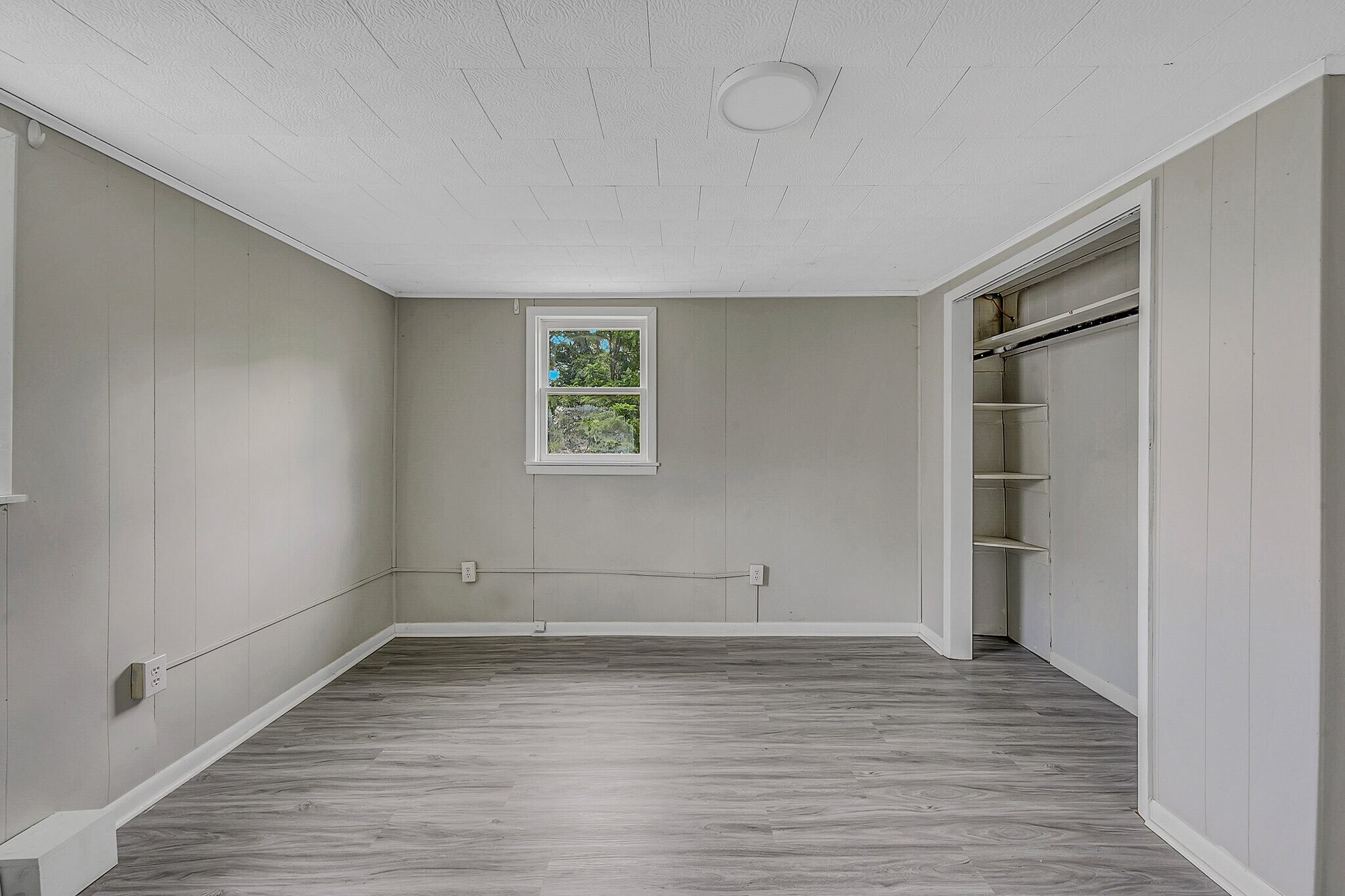 Building Photo - 401 McLean St